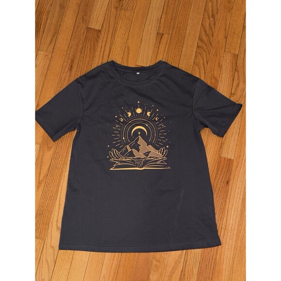 House of Wind Book Club Acotar Moon and Mountains T Shirt Size Small Short Sleev - Picture 1 of 5